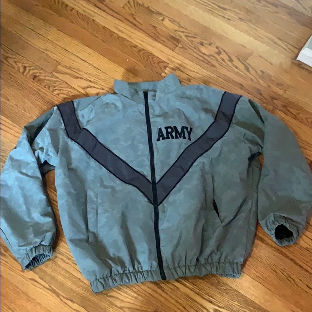 Like new Army windbreaker!! So dope.